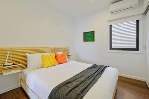 Curl up with a good book in the soft glow of the bedside lamp and enjoy the perfect night’s sleep on the second bedroom’s queen bed. 