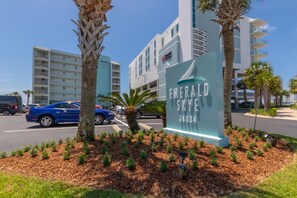 Emerald Skye Complex