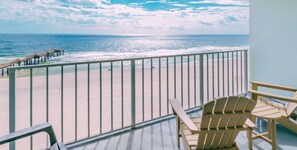 Private balcony with stunning Gulf views!