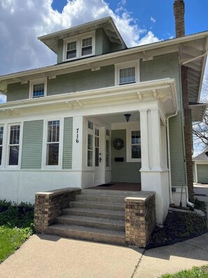 Main entrance to this trendy Craftsman beauty!
