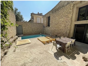 Extérieur - piscine privée - bbq.