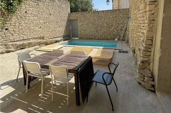 Extérieur - piscine privée - bbq.