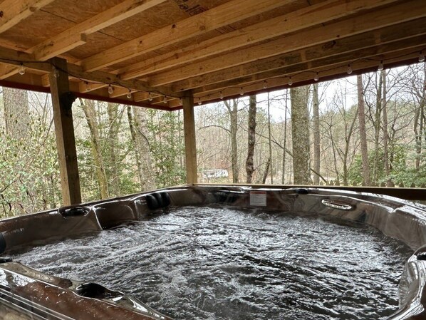 Outdoor spa tub