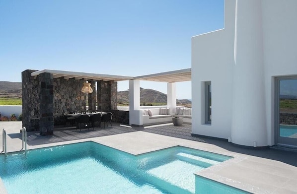 Magnificent Santorini Villa | Villa Zephyr Breeze | Family Villa with Private Pool | Akrotiri