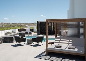 Magnificent Santorini Villa | Villa Zephyr Breeze | Family Villa with Private Pool | Akrotiri
