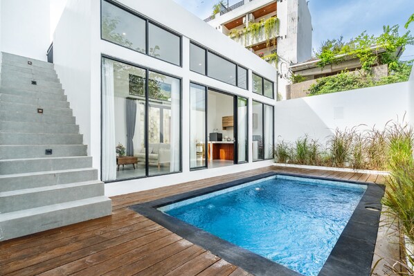 Sun deck