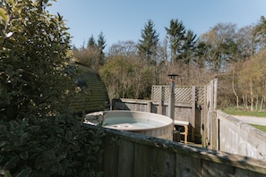 Hot Tub / whirlpool bath (Outdoor)