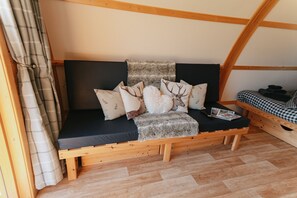 Living Room / Lounge