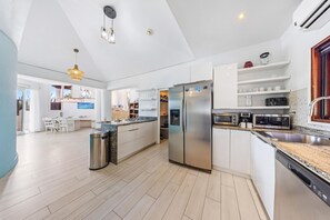 Beautiful 5BR Villa *Zen*Nature*Views*BBQ*BathTub* (26666)