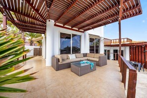 Beautiful 5BR Villa *Zen*Nature*Views*BBQ*BathTub* (26654)