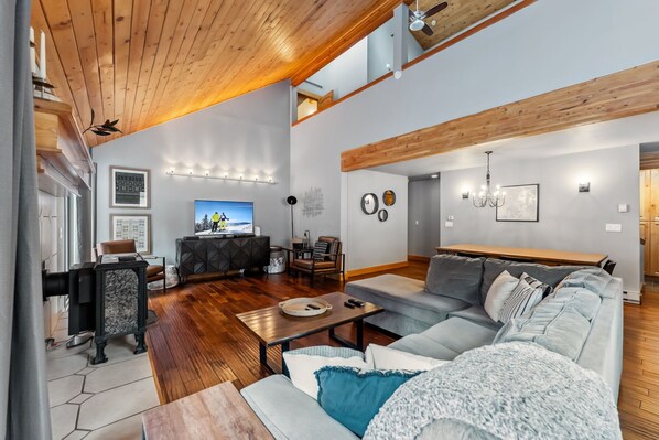 Living room: Main floor, Gas fireplace, Smart TV, deck and backyard access