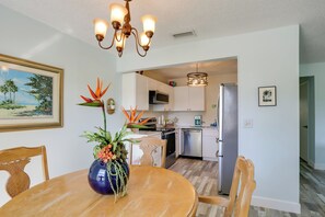 Dining Area & Kitchen | Drip Coffee Maker | Toaster | Dishwasher