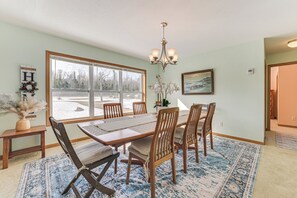 Dining Area | Dishware/Flatware