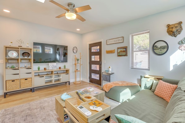 Phoenix Vacation Rental | 1BR | 1BA | 650 Sq Ft | Step-Free Access