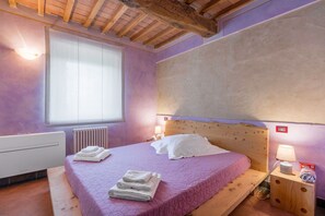 Autumn, Bedroom, Spring, Summer