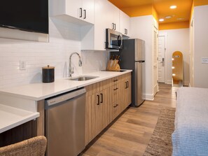 Fully equipped kitchen.