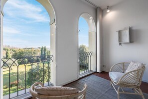 Autumn, Balcony / Terrace / Patio, Spring, Summer
