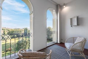 Autumn, Balcony / Terrace / Patio, Spring, Summer