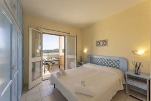 Autumn, Bedroom, Spring, Summer