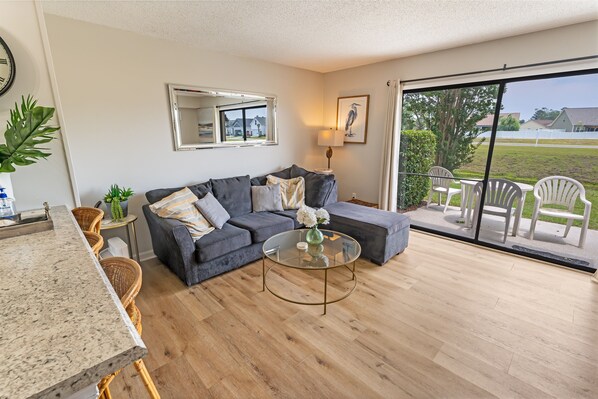 Large Living Area with Amazing Views