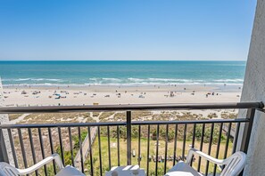 Balcony with Amazing Views of the Ocean🌊☀️