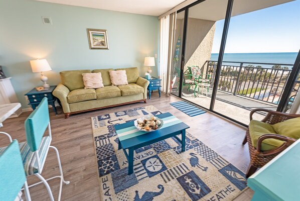 Amazing Living Room with Views of the Ocean!
