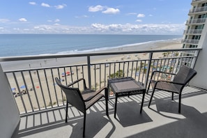 Balcony with Amazing Views of the Ocean🌊☀️