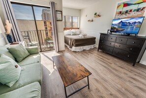 Large Living/Dining Room Area, Beautifully Decorated