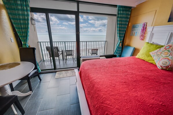 Bedroom with View of Ocean🌊☀️