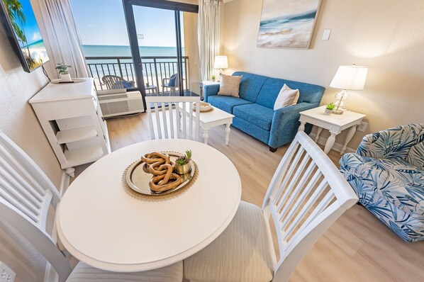 Large Living Area with Amazing Views