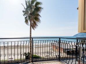 Gewässer, Meer, Küsten Und Ozeanische Forms, Küste, Balkon, Ozean, Zaun, Geländer, Strand, Schatten