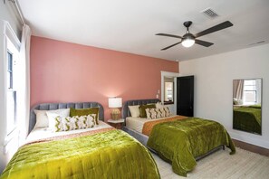 Unit A: Upstairs Bedroom w/ 2 Queens and 2 Twins