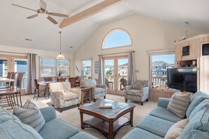 GR2206: Island State of Mind | Top Level Living Area