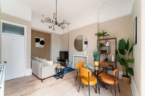 Living Room / Lounge
