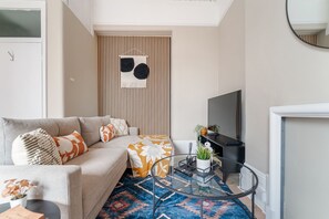 Living Room / Lounge