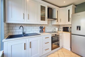 Wellington Street, Ripon - Host & Stay