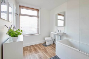 Wellington Street, Ripon - Host & Stay