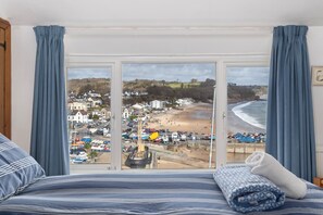 Saundersfoot, Sea Views, with Parking