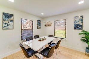 Dining Area | Dishware/Flatware