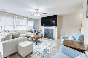 Living Room | Smart TV | Fireplace | 1st Floor