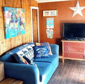 Cabin 2 Living Room