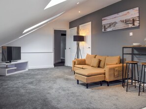 Living area | Apartment 6 - The Old Clubhouse, Newsome, near Huddersfield