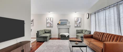 Living Room 1 (1)