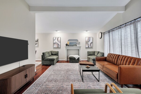 Living Room 1 (1)