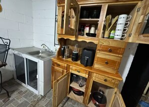 Amenities included: blender, coffee maker, dishes, silverware and more!!
