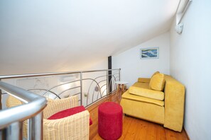 Living room 2