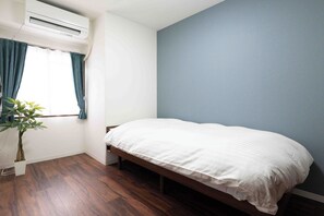 Room 01