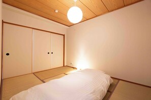 Japanese-style room