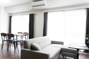 Living Room 01