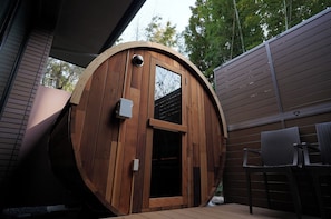 Barrel sauna